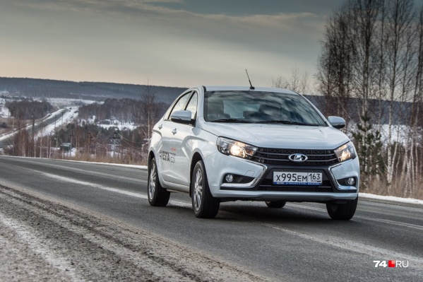 Lada Vesta вышла в 2015 году и стала первой абсолютно новой моделью завода за десять лет Lada Vesta вышла в 2015 году и стала первой абсолютно новой моделью завода за десять лет