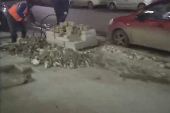 Укладка гранита на улицах Ленина и Малышева затянулась Укладка гранита на улицах Ленина и Малышева затянулась