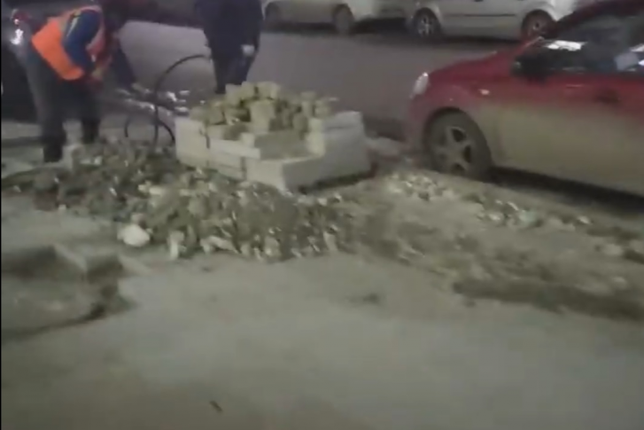 Укладка гранита на улицах Ленина и Малышева затянулась Укладка гранита на улицах Ленина и Малышева затянулась