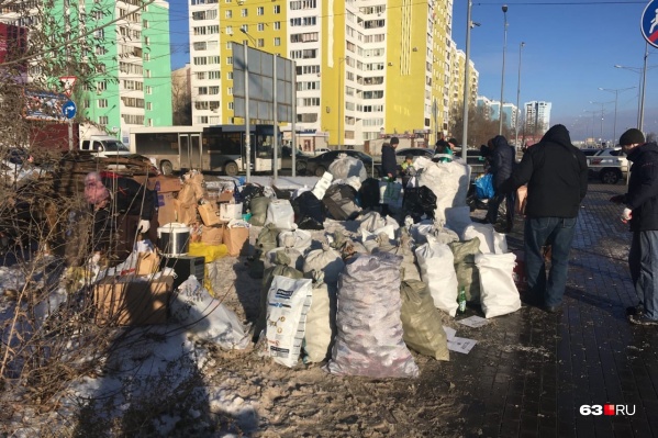 Со стороны это выглядело немного необычно Со стороны это выглядело немного необычно