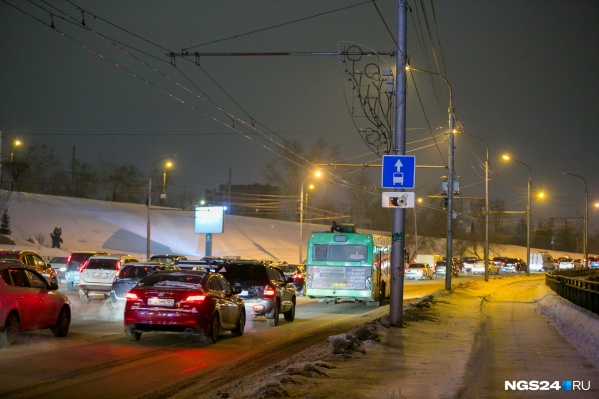 Тема выделенных полос вызывает жаркие споры среди красноярцев Тема выделенных полос вызывает жаркие споры среди красноярцев 