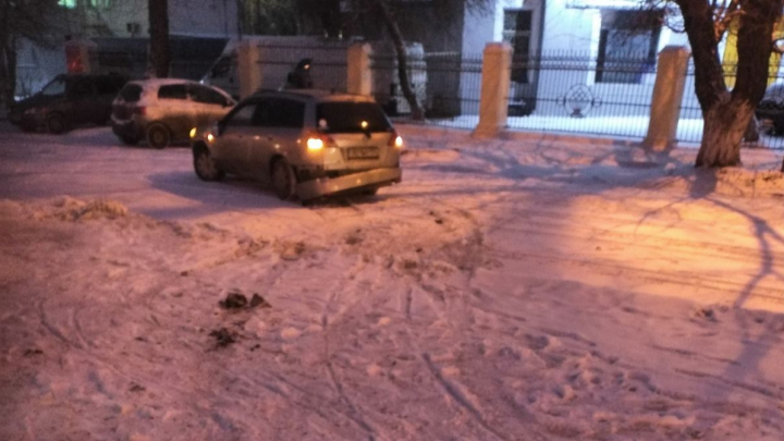 Врачи уточнили состояние пешеходов, сбитых иномаркой на тротуаре в Челябинске