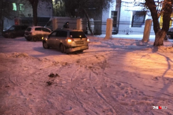 Авария произошла, когда водитель Nissan поворачивала со Свердловского проспекта на Комсомольский Авария произошла, когда водитель Nissan поворачивала со Свердловского проспекта на Комсомольский