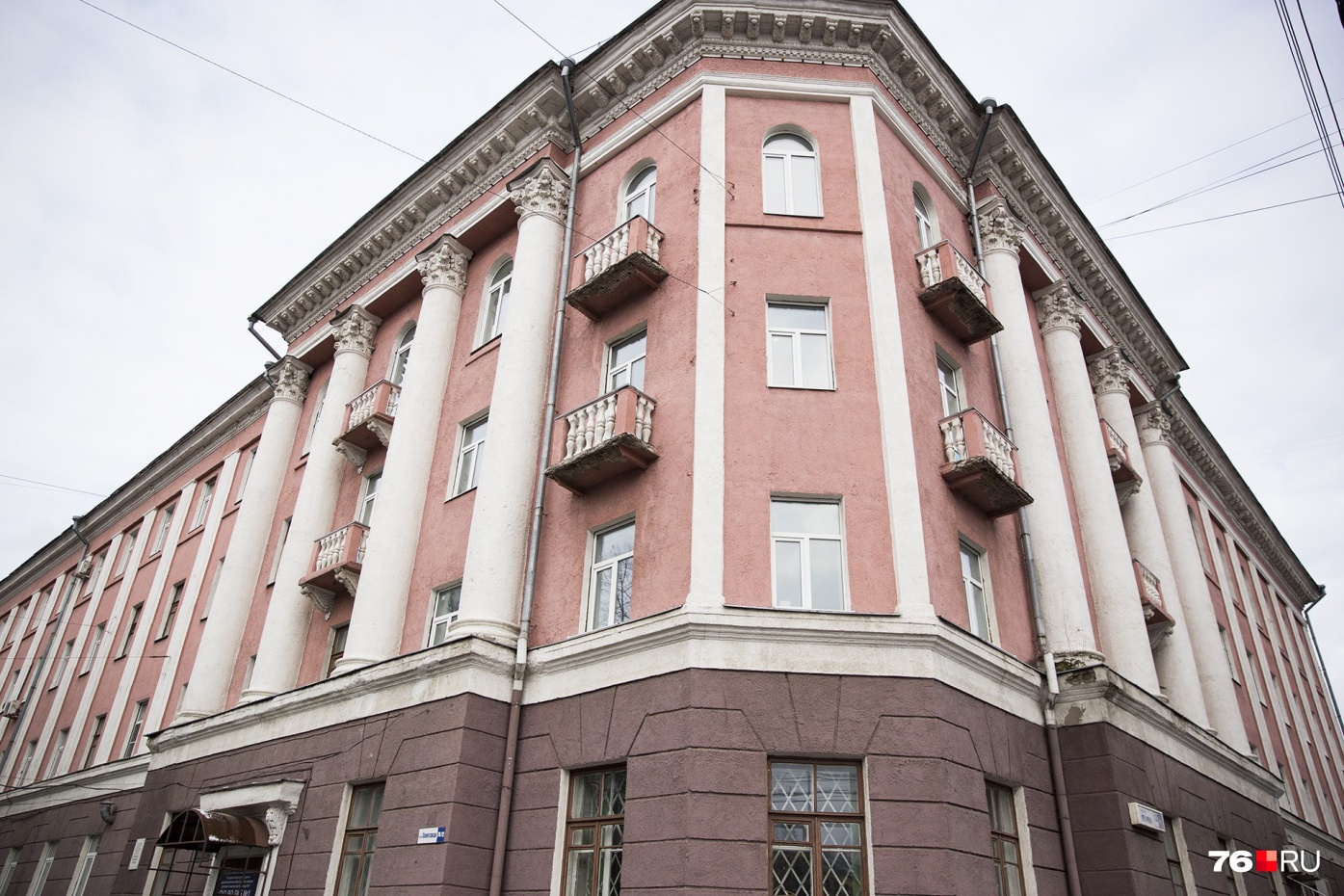 Аварийное здание бывшей детской больницы в Ярославле признали памятником