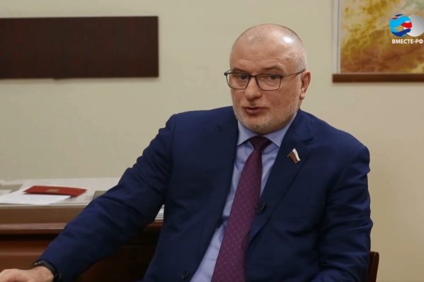 Красноярский сенатор предложил штрафовать за неуважение к государству и чиновникам в соцсетях Красноярский сенатор предложил штрафовать за неуважение к государству и чиновникам в соцсетях 