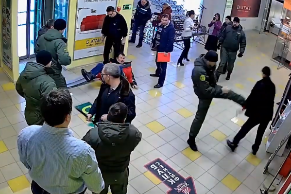 Сотрудники ЧОПа «СОВА» утверждают, что применили силу вынужденно Сотрудники ЧОПа «СОВА» утверждают, что применили силу вынужденно