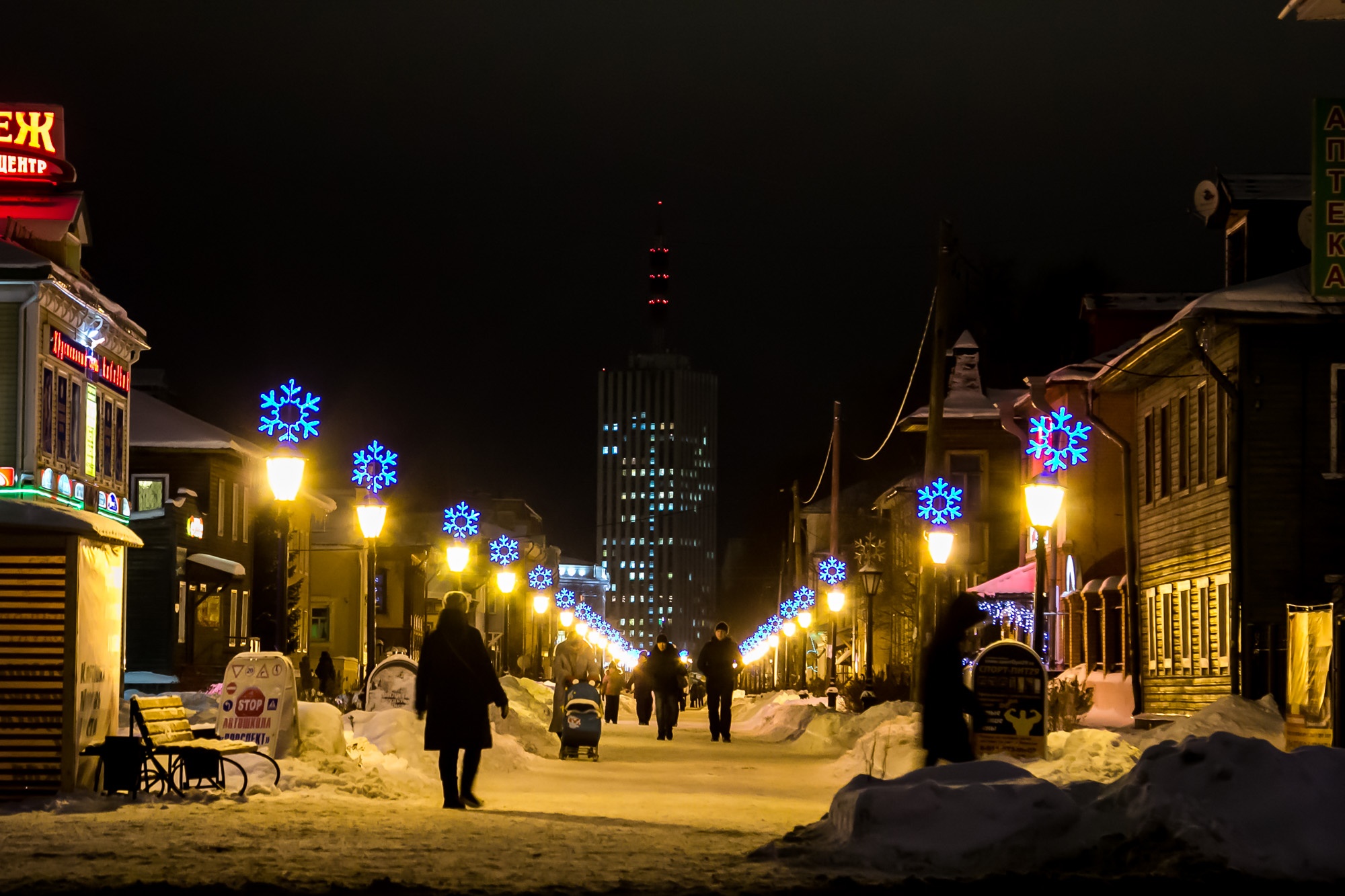 Фото архангельска. Архангельск Чумбарова-Лучинского зима. Архангельск Чумбарова. Чумбарова Лучинского Архангельск новый год. Проспект Чумбарова-Лучинского зима.