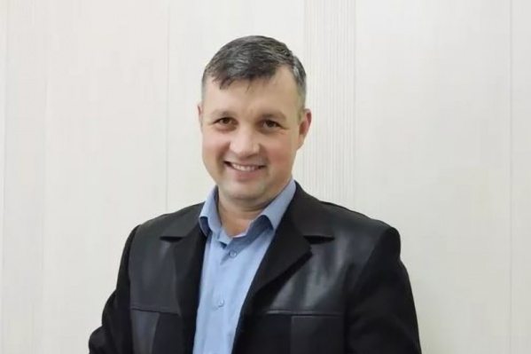 Александр Соколов стал главой Еткуля в 2018 году. До этого он руководил местным отделом Шершнёвского лесничества Александр Соколов стал главой Еткуля в 2018 году. До этого он руководил местным отделом Шершнёвского лесничества