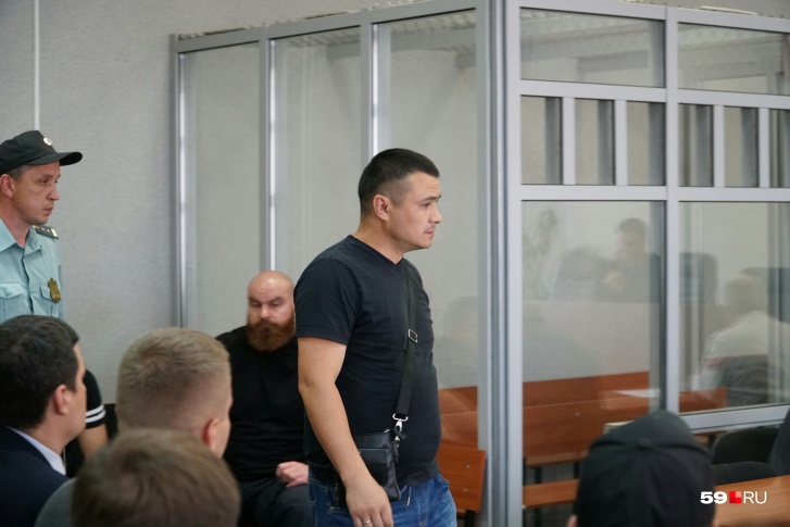 Первым в суде выслушали полицейского, приехавшего на вызов в клуб после избиения DJ Smash Первым в суде выслушали полицейского, приехавшего на вызов в клуб после избиения DJ Smash