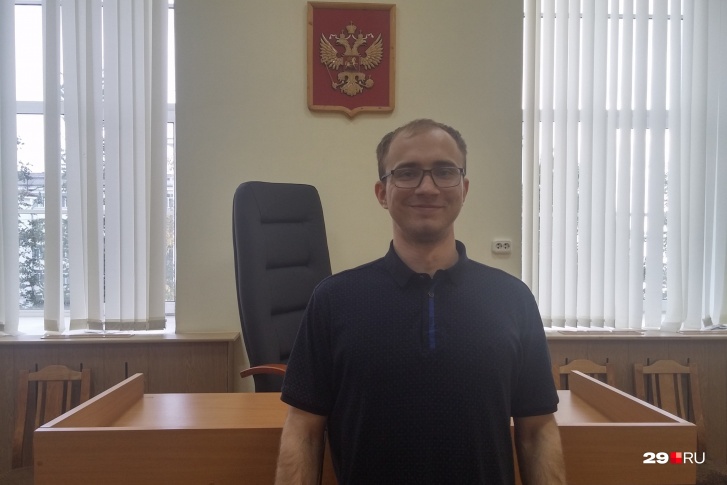 Дмитрию Леонову назначили штраф в 40 тысяч рублей за акцию с несовершеннолетними на День ВМФ
