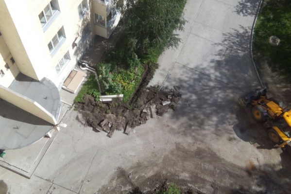 Местные жители утверждают, что ремонт здесь был совершенно не нужен Местные жители утверждают, что ремонт здесь был совершенно не нужен