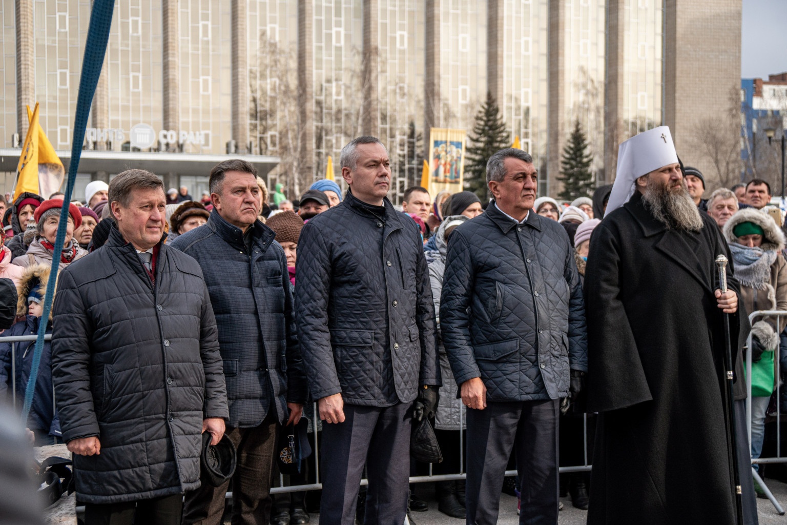На молебне присутствовали официальные лица На молебне присутствовали официальные лица