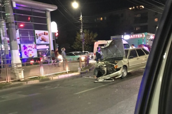 Авария произошла на 7-ой Гвардейской Авария произошла на 7-ой Гвардейской 