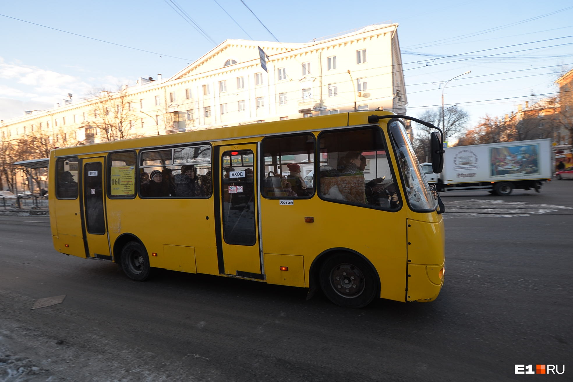 У популярного автобуса, который ездит с Уралмаша на ЖБИ, изменился маршрут