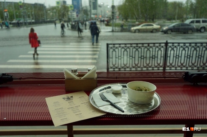 Одно из мест в центре города, где часто меняются заведения, — помещение на Ленина и Московской Одно из мест в центре города, где часто меняются заведения, — помещение на Ленина и Московской