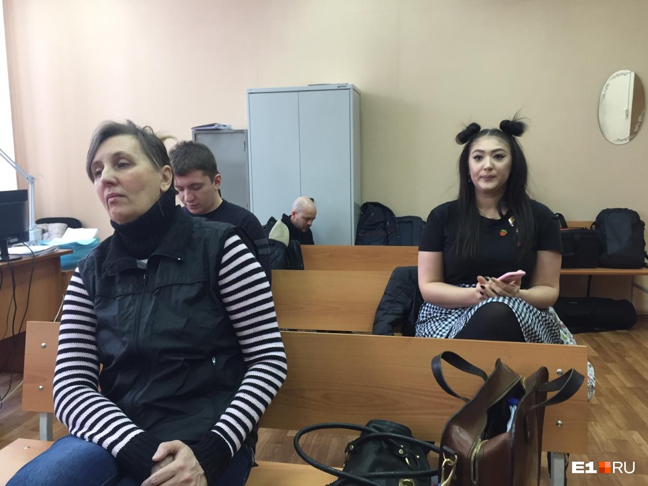 На переднем плане — мать Юлии Прокопьевой Светлана Рябова На переднем плане — мать Юлии Прокопьевой Светлана Рябова