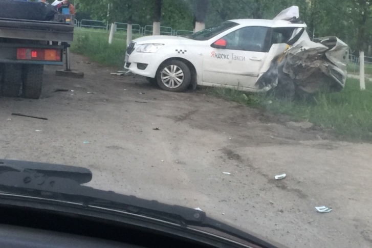 Водитель такси попал в больницу с травмой головы Водитель такси попал в больницу с травмой головы