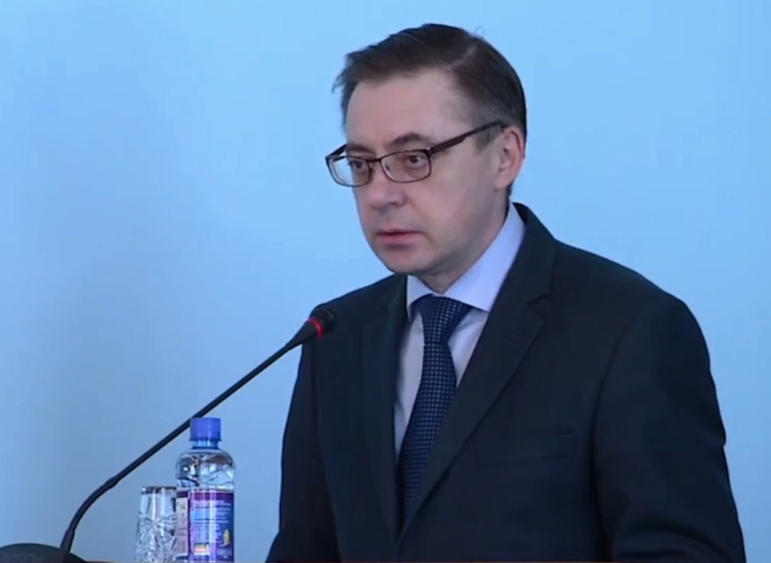 Владислав Смирнов больше всех знает о реальном трудоустройстве будущих пенсионеров, но соблюдает субординацию Владислав Смирнов больше всех знает о реальном трудоустройстве будущих пенсионеров, но соблюдает субординацию