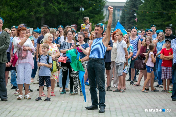 По нашим наблюдениям, праздник проходил спокойно По нашим наблюдениям, праздник проходил спокойно