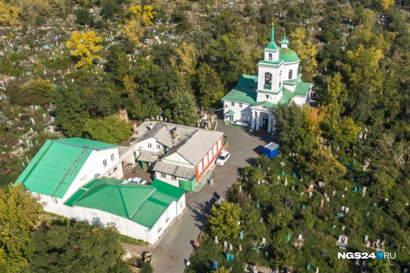 Вид на Троицкое кладбище с высоты птичьего полета Вид на Троицкое кладбище с высоты птичьего полета 
