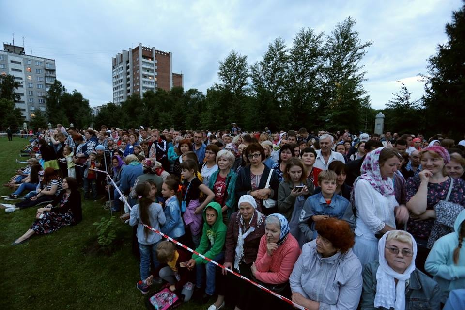 На представление пришло множество новосибирцев На представление пришло множество новосибирцев