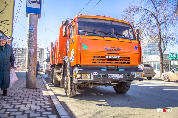 На улицы города зимой будут выводить 400 снегоуборочных машин На улицы города зимой будут выводить 400 снегоуборочных машин