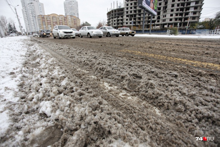 Испытание снегом 19 октября город не прошёл. Власти хотят изменить ситуацию и придумали новую схему уборки городских улиц