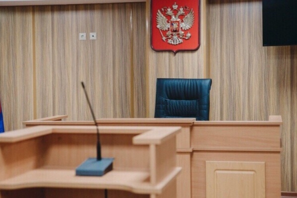 Мужчина похитил у четырех клиентов почти три миллиона рублей. Сейчас он дожидается суда за кражу в особо крупном размере Мужчина похитил у четырех клиентов почти три миллиона рублей. Сейчас он дожидается суда за кражу в особо крупном размере 