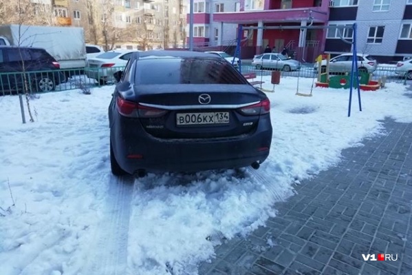 Детский аттракцион? Нет, машина Детский аттракцион? Нет, машина