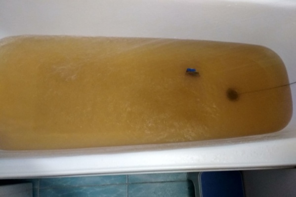 О цветной воде сообщают жители разных районов Челябинска О цветной воде сообщают жители разных районов Челябинска