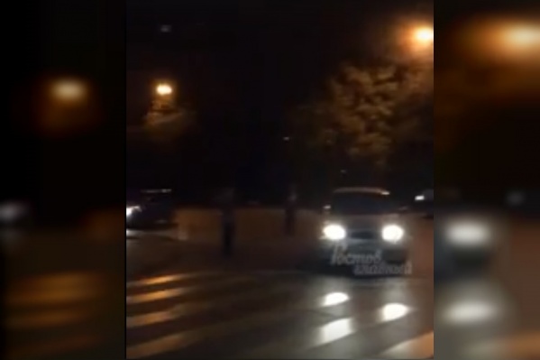 На месте находились не только пожарные, но и жильцы ближайших домов На месте находились не только пожарные, но и жильцы ближайших домов