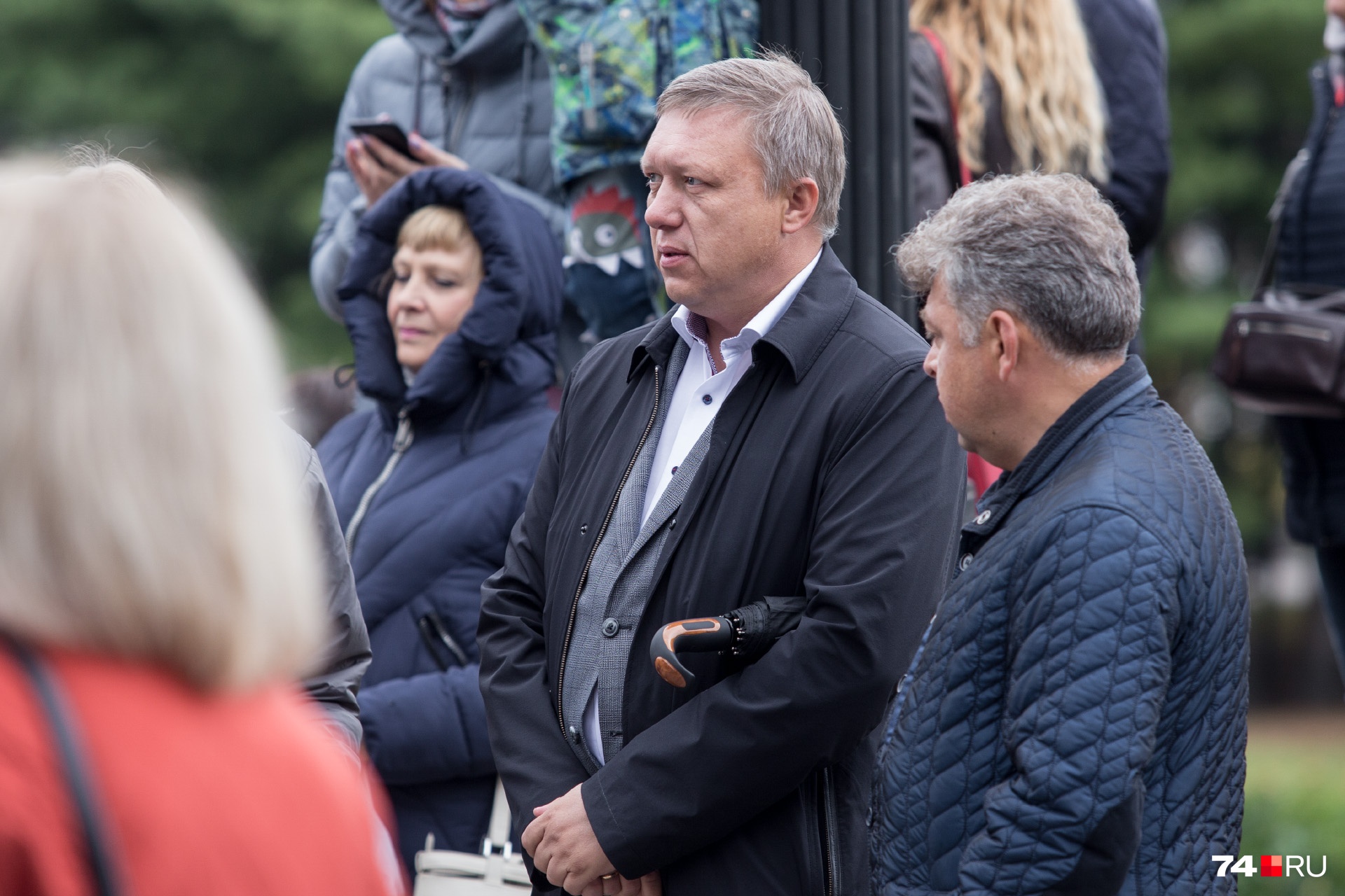 Руководитель управления Следственного комитета по Челябинской области Денис Чернятьев тоже побывал на линейке Руководитель управления Следственного комитета по Челябинской области Денис Чернятьев тоже побывал на линейке