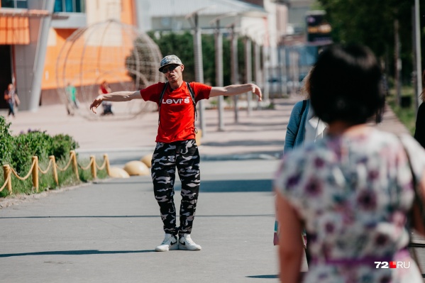 Вы уже встречали этого необычного танцора? Вы уже встречали этого необычного танцора?