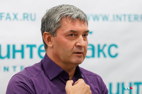 Вячеслав Черепахин: «Человек, не зная, как изменить свою жизнь, двигает мебель» Вячеслав Черепахин: «Человек, не зная, как изменить свою жизнь, двигает мебель»