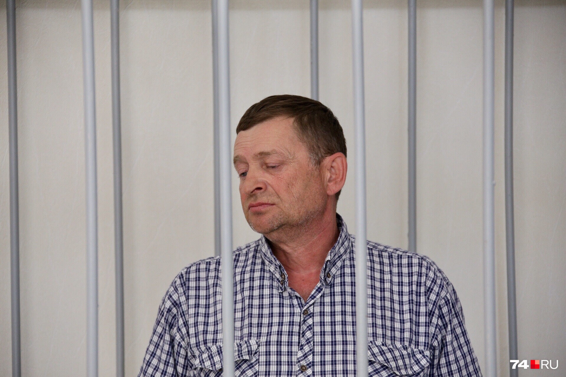 Азат Зарипов, по его словам, не смог закрыть глаза на поведение жены, которая решила уйти от него Азат Зарипов, по его словам, не смог закрыть глаза на поведение жены, которая решила уйти от него