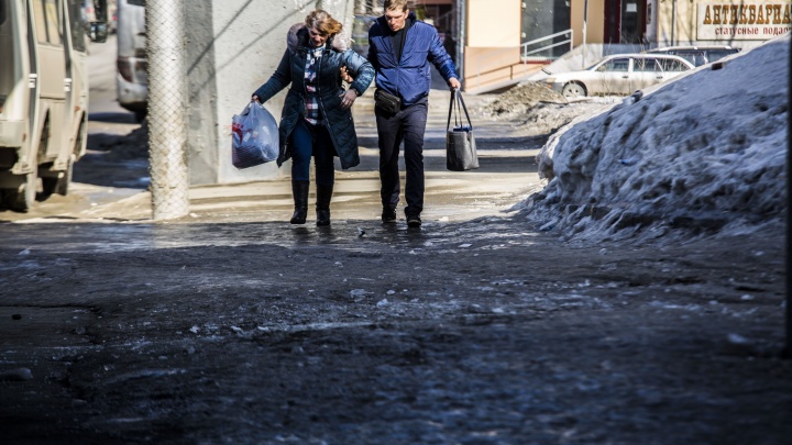 Город в ледяной глазури: Новосибирск превратился в большой каток