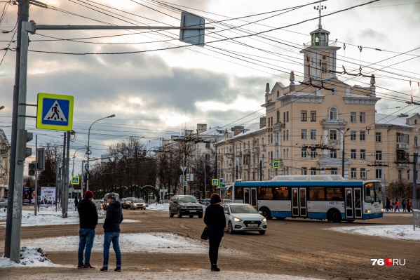ДТП произошло, когда троллейбус ехал от Ярославля-Главного в сторону Брагино ДТП произошло, когда троллейбус ехал от Ярославля-Главного в сторону Брагино