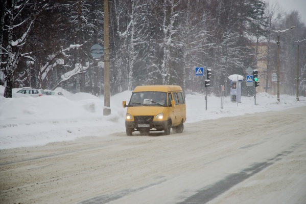 Движение на городских дорогах ограничили из-за погодных условий Движение на городских дорогах ограничили из-за погодных условий