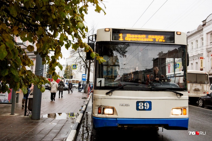 Сейчас в Ярославле проезд в общественном транспорте стоит 23 рубля
