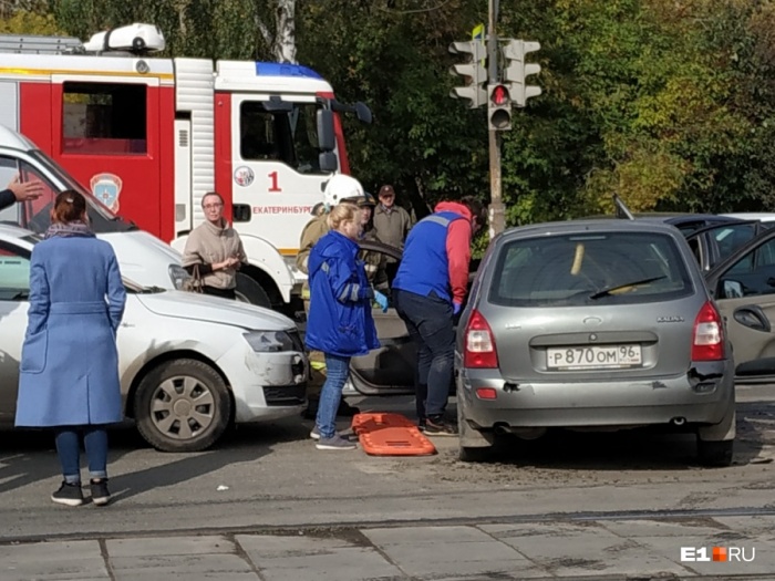 В аварии пострадали трое В аварии пострадали трое