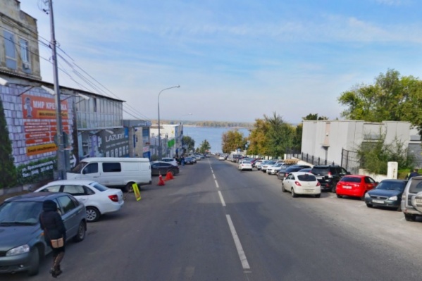 На участке уже есть несколько торговых площадей На участке уже есть несколько торговых площадей