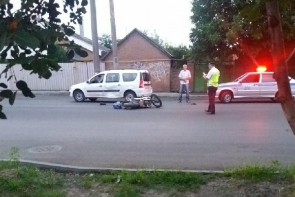 Мотоциклиста увезли в больницу Мотоциклиста увезли в больницу