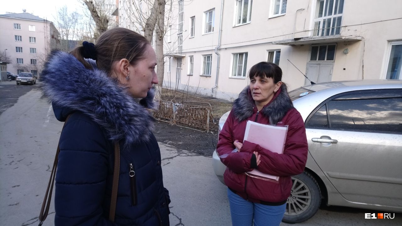Женщины уверены, что за колючей проволокой Вячеславу не смогут оказать необходимой ему медицинской помощи 