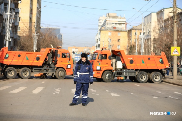Дороги будут перекрывать для массовых мероприятий Дороги будут перекрывать для массовых мероприятий
