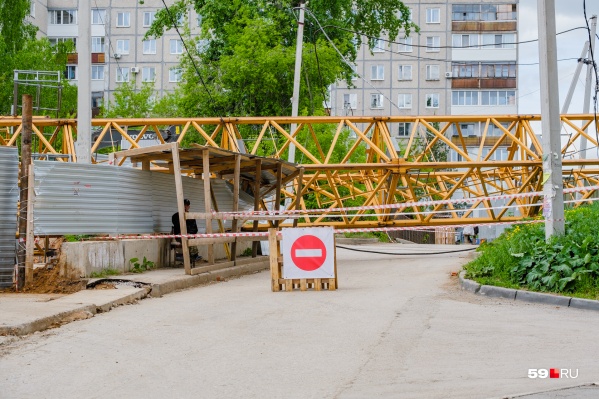 К крану сейчас никого не подпускают, кроме следователей К крану сейчас никого не подпускают, кроме следователей