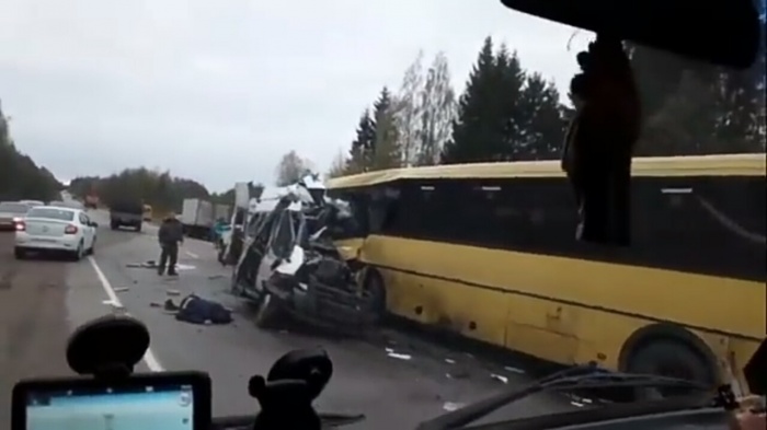 Ужасная авария в Тверской области вновь подняла тему безопасности пассажирских перевозок Ужасная авария в Тверской области вновь подняла тему безопасности пассажирских перевозок