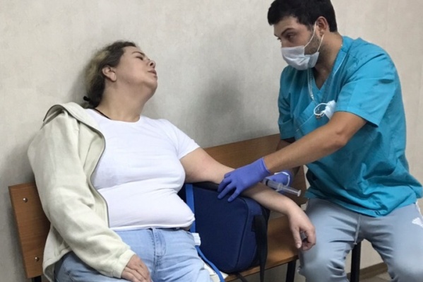 Женщине стало плохо в зале суда во время продления срока ареста Женщине стало плохо в зале суда во время продления срока ареста