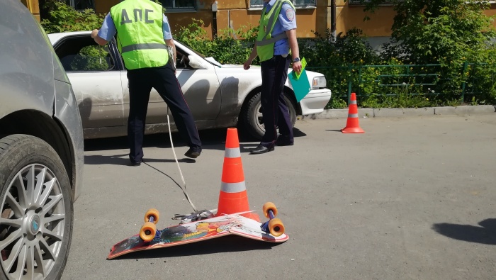 В одном из ДТП пострадала девочка, которая выехала на дорогу, сидя на скейте В одном из ДТП пострадала девочка, которая выехала на дорогу, сидя на скейте