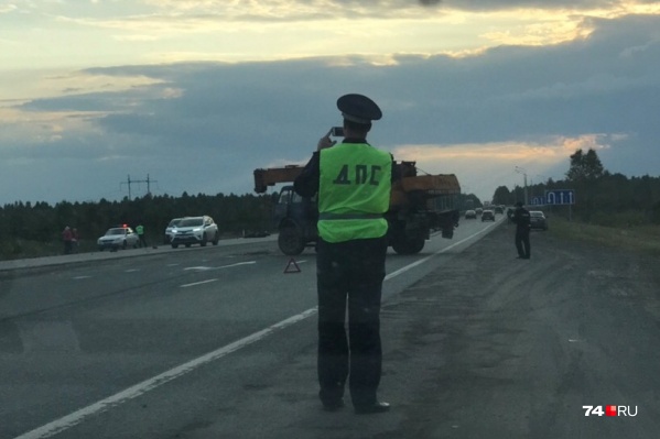 ДТП произошло на дороге в Екатеринбург, недалеко от поворота на село Долгодеревенское ДТП произошло на дороге в Екатеринбург, недалеко от поворота на село Долгодеревенское