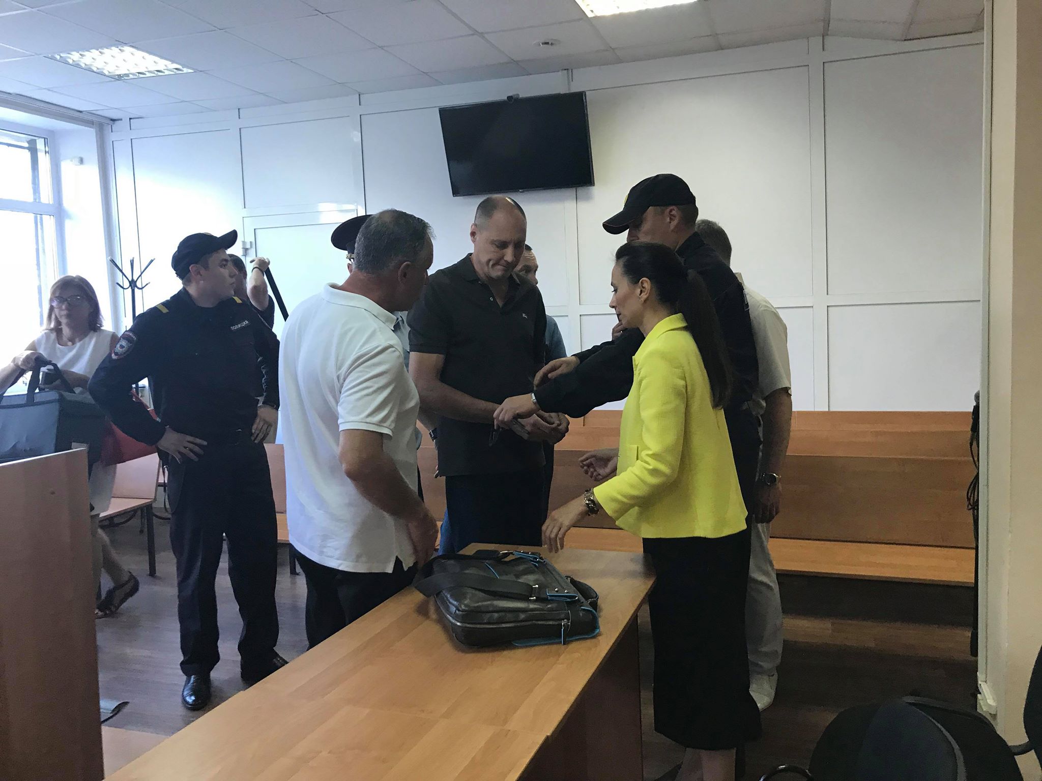 Александра Путина и его родственника Сергея Новожилова взяли под стражу в зале суда